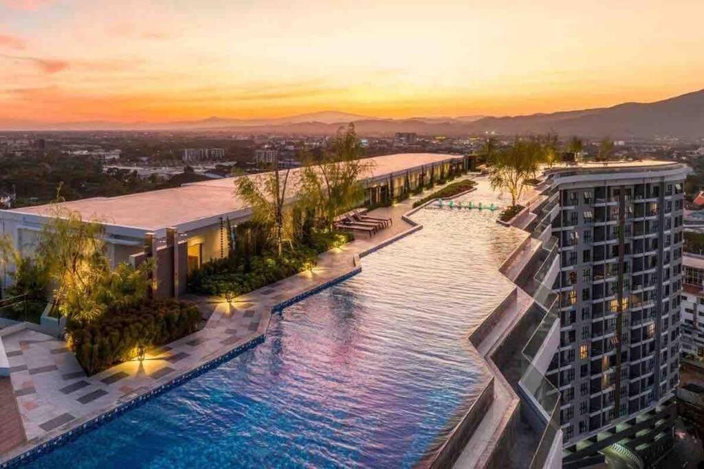 New & Cozy 2 Bedroom @ The Astra Sky River Chiang Mai Dış mekan fotoğraf