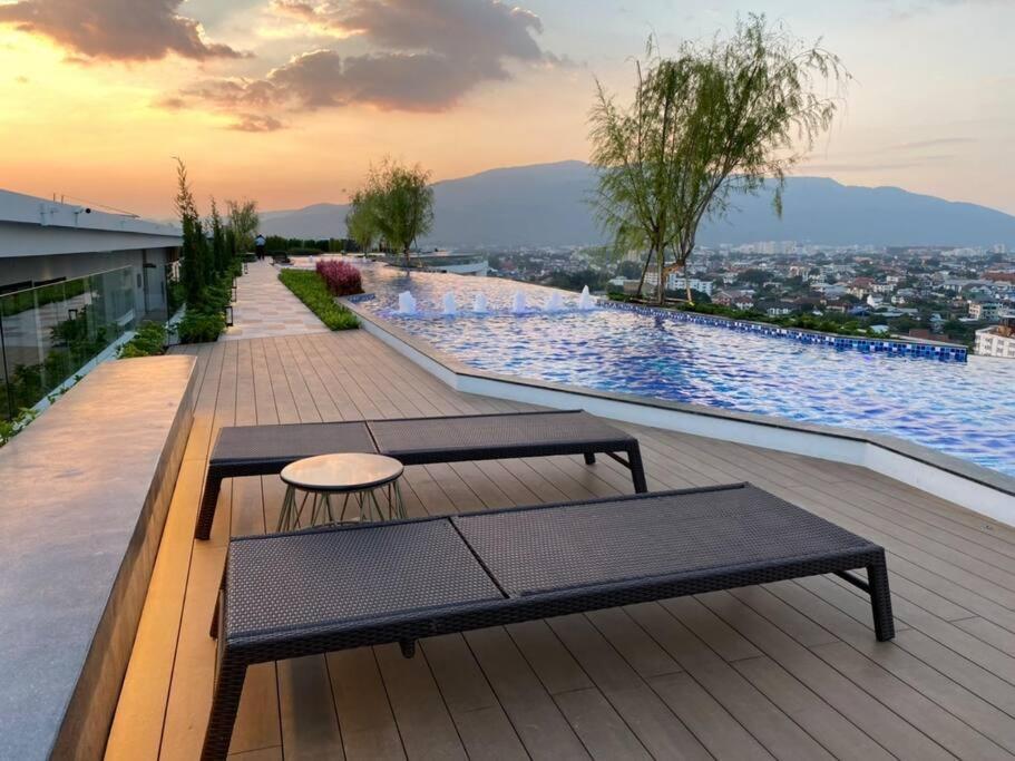 New & Cozy 2 Bedroom @ The Astra Sky River Chiang Mai Dış mekan fotoğraf