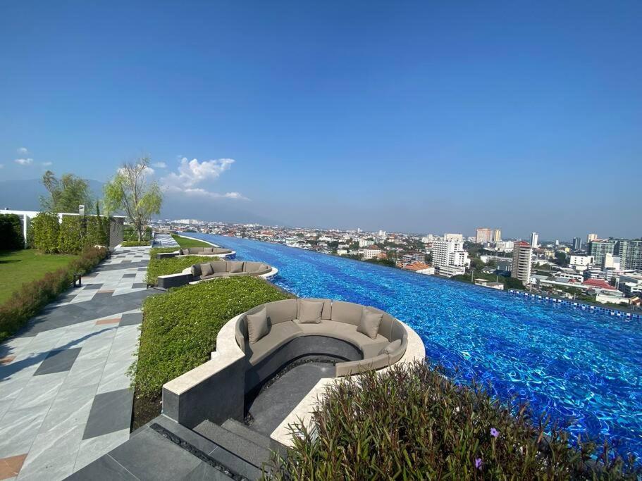 New & Cozy 2 Bedroom @ The Astra Sky River Chiang Mai Dış mekan fotoğraf
